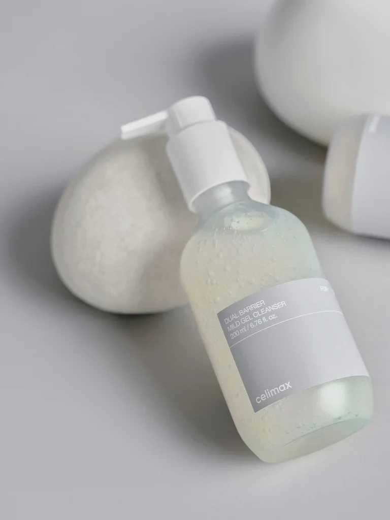 Dual Barrier Mild Gel Cleanser - Image 3